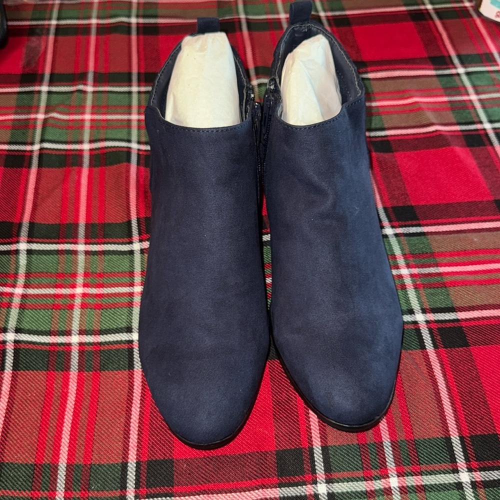 Gwen W Navy Blue boots brand new